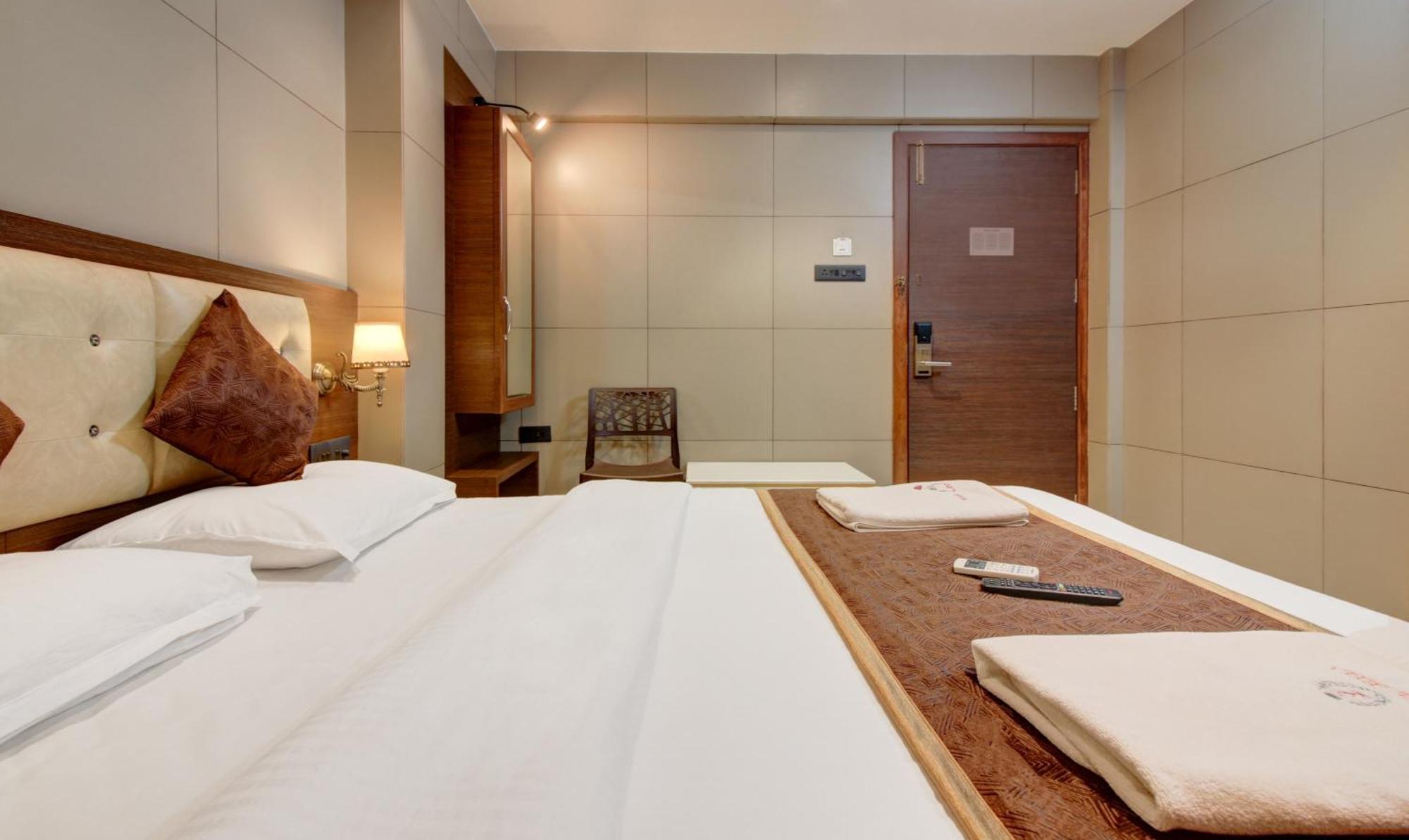 Hotel Leela กาลยัน ภายนอก รูปภาพ